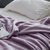 格莉安GELIAN 纯色毛毯法兰绒珊瑚绒毯子居家旅行空调被春秋毯午休毯沙发毯盖毯学生儿童通用(紫色)第2张高清大图
