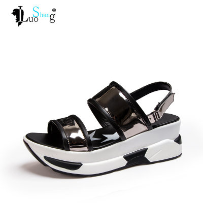 洛尚2017夏季新款凉鞋女夏孕妇平底松糕鞋中