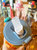儿童水杯夏季吸管式塑料杯子小学生男孩女童便携防摔水壶上学专用(橙色-420ml+贴纸)第4张高清大图