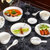 4人餐具12件套 初末陶瓷碗餐具碗套装 家用碗米饭碗带菜盘勺子(天鹅金边 4人餐具12件套（圆碗）)第2张高清大图