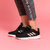 adidas阿迪达斯女鞋跑步鞋运动鞋休闲鞋 FX3749(黑色 36.5)第2张高清大图