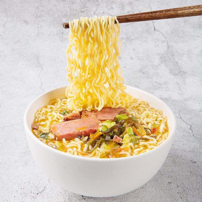 今麦郎方便面一桶半红烧香辣牛肉面重庆小面鲜虾速食泡面12桶装碗