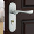 雨花泽（Yuhuaze）现代时尚室内房门锁 太空铝卧室房门锁具卫生间门把手 通用款砂白银色(3片合页一个门吸)第3张高清大图