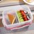 简约长方形保鲜盒塑料食品盒微波家用密封便当分格饭盒子冰箱收纳(两格1200ML-带气孔（蓝色）)第4张高清大图