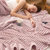 丹杰家纺珊瑚绒毯子床上用毛毯春秋法兰绒床单沙发午睡毯铺床宿舍单人盖毯(山楂红 默认)第7张高清大图